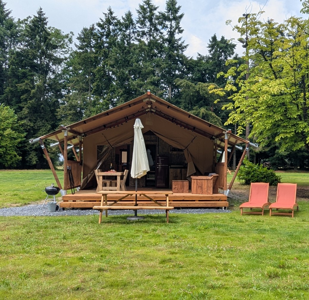 Chalet Natur&Lodge au centre équestre du Brévedent dans le Calvados près de Cormeilles.
